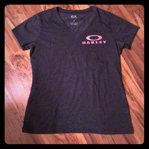 Women’s Large Oakley V-Neck